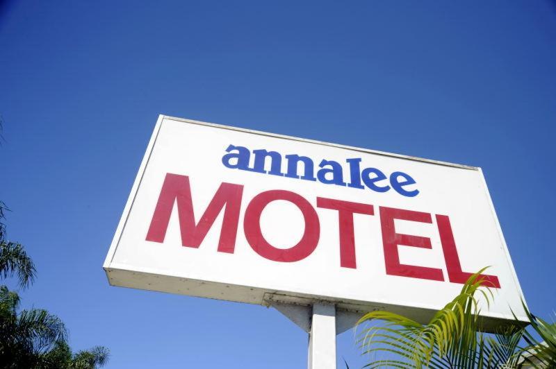 Annalee Motel โบเดเซิร์ท ภายนอก รูปภาพ